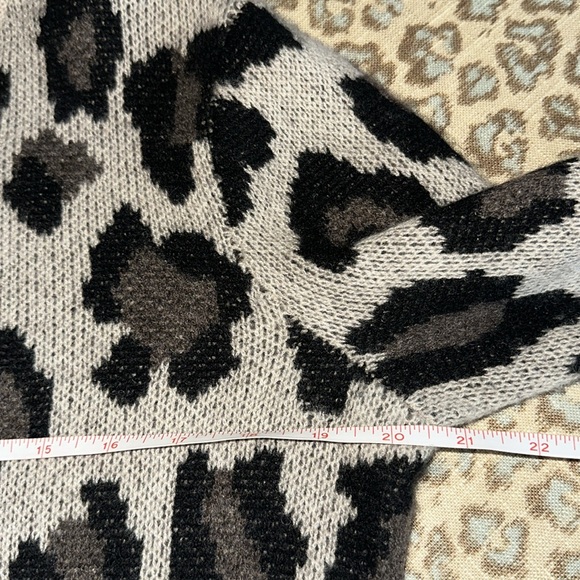 EUC AQUA Cashmere Sweater Medium - Picture 4 of 6